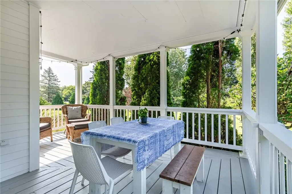 4059 Main Road Tiverton RI 02878