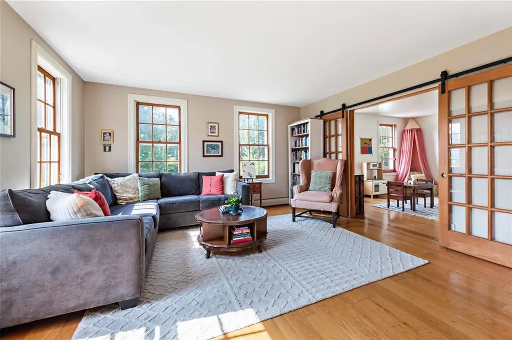 4059 Main Road Tiverton RI 02878