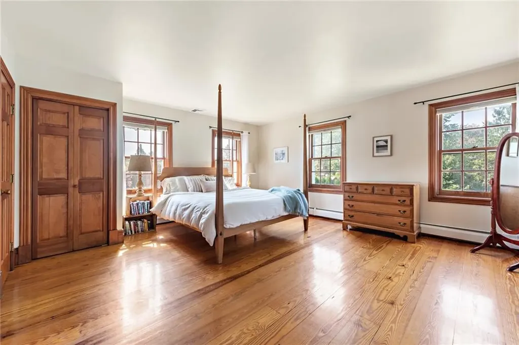 4059 Main Road Tiverton RI 02878