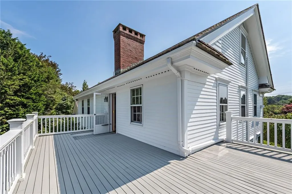 4059 Main Road Tiverton RI 02878