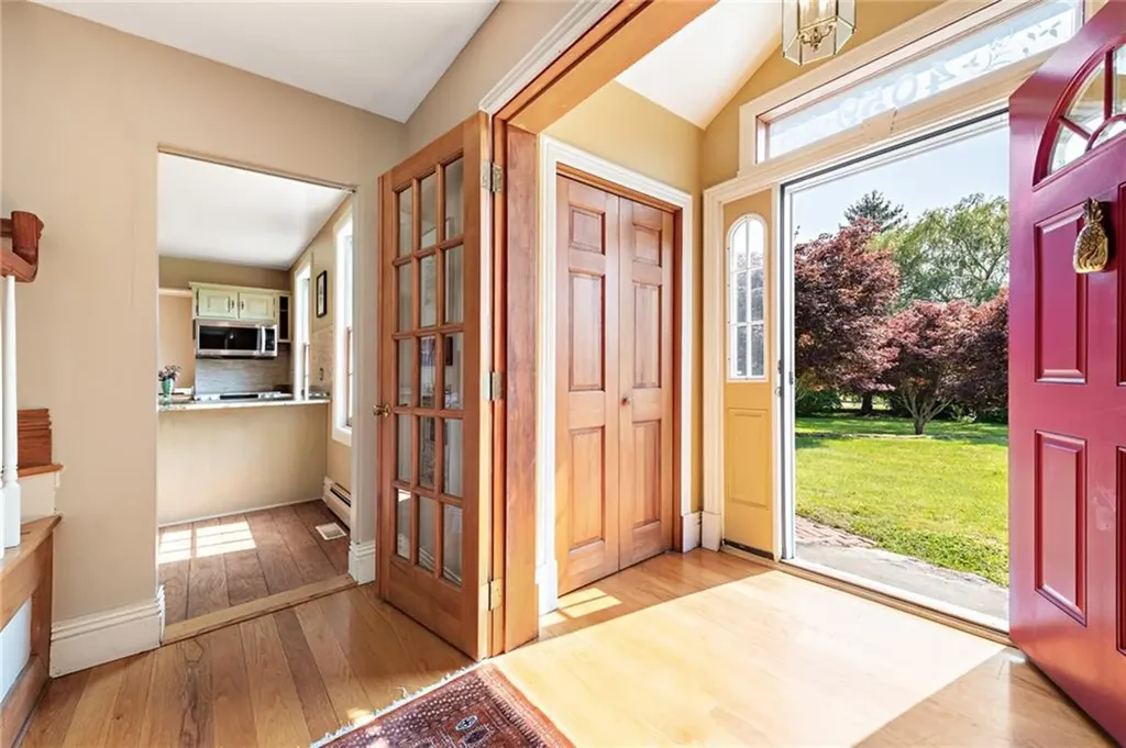 4059 Main Road Tiverton RI 02878