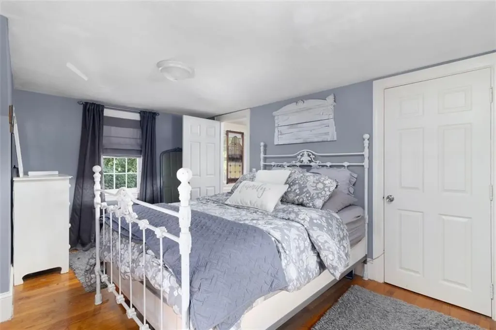 2036 Cranston Street Cranston RI 02920