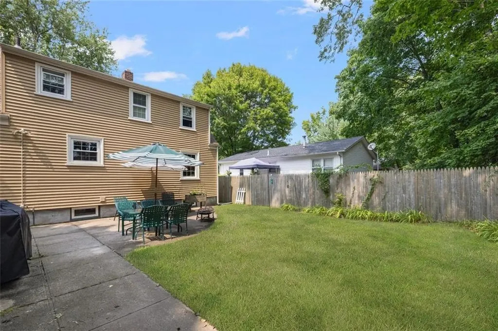 2036 Cranston Street Cranston RI 02920
