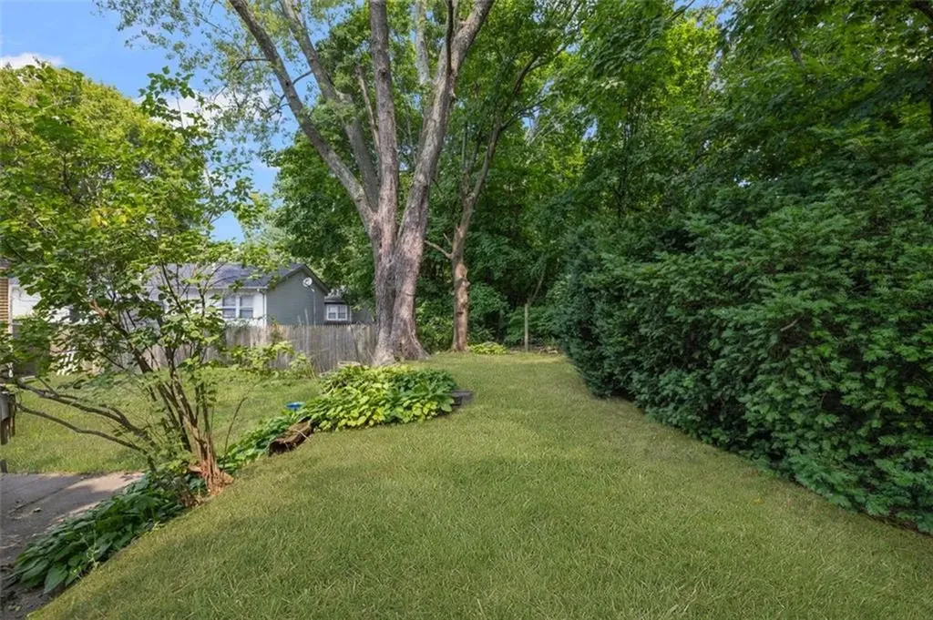 2036 Cranston Street Cranston RI 02920