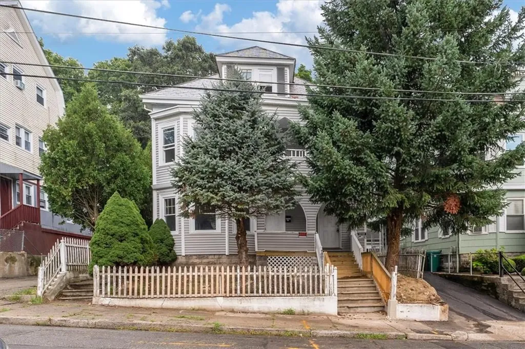 129 Rebekah Street Woonsocket RI 02895