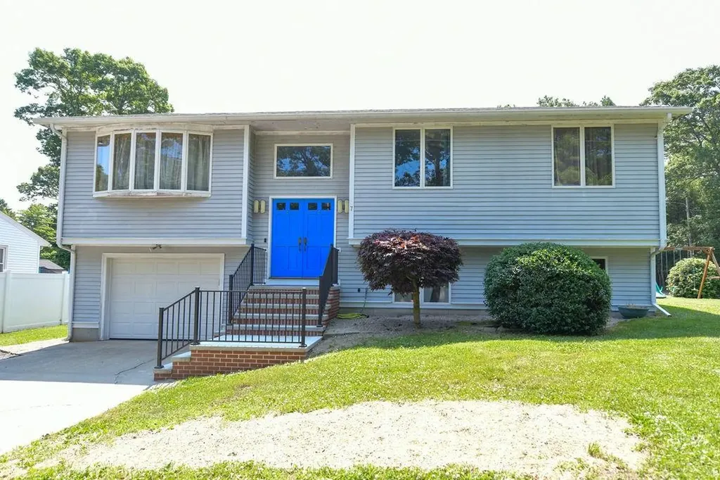 7 Woodhaven Drive Johnston RI 02919