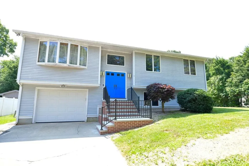 7 Woodhaven Drive Johnston RI 02919