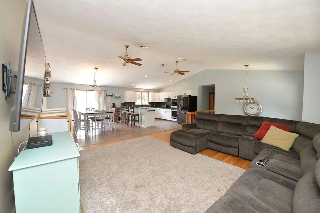 7 Woodhaven Drive Johnston RI 02919
