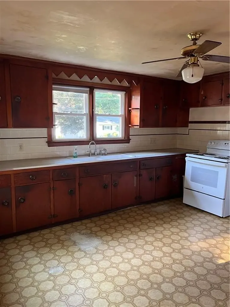 10 America Street Cumberland RI 02864