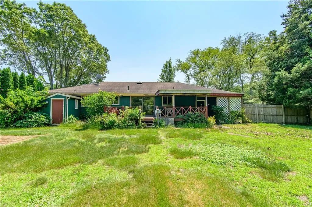 110 Leger Lane Tiverton RI 02878