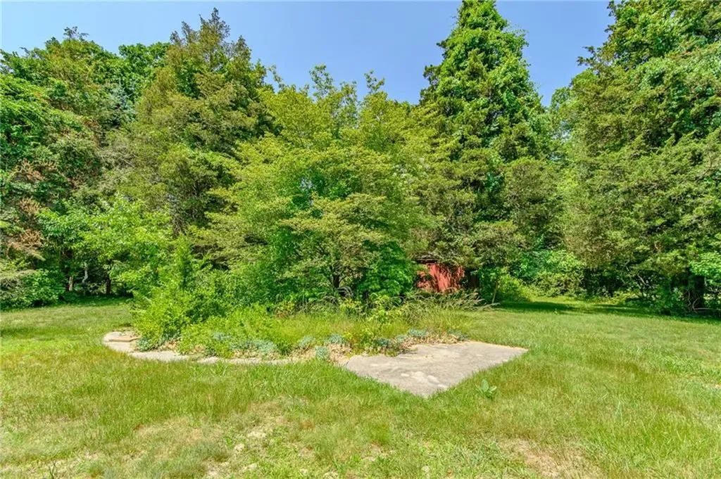 110 Leger Lane Tiverton RI 02878