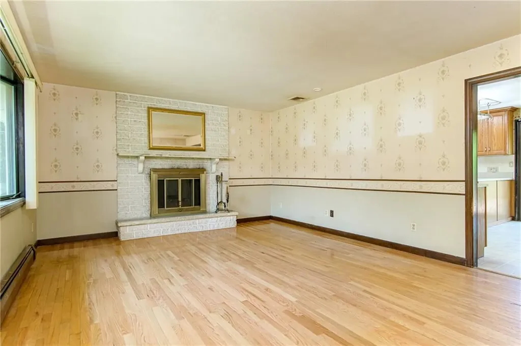110 Leger Lane Tiverton RI 02878