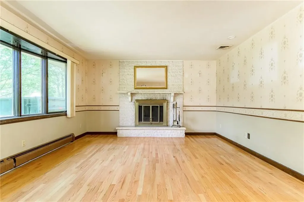 110 Leger Lane Tiverton RI 02878