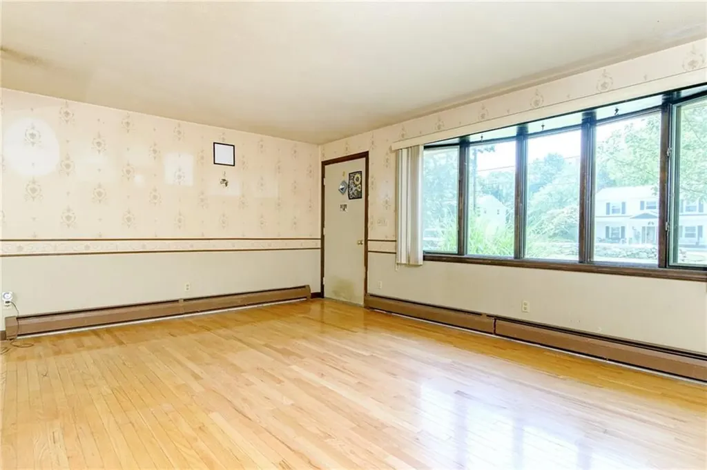 110 Leger Lane Tiverton RI 02878
