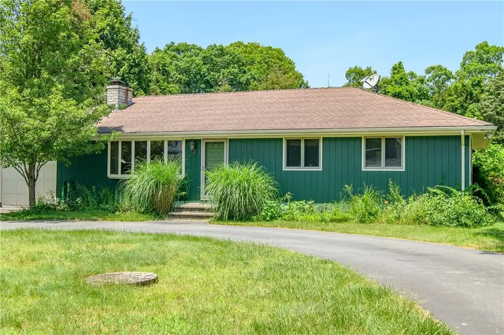 110 Leger Lane Tiverton RI 02878