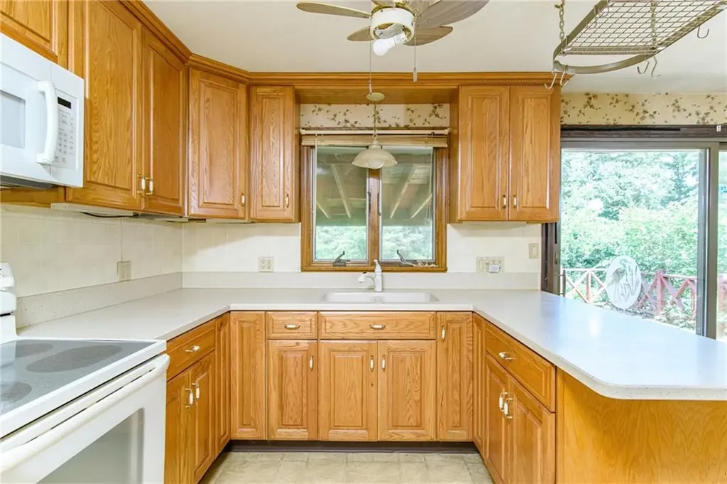 110 Leger Lane Tiverton RI 02878