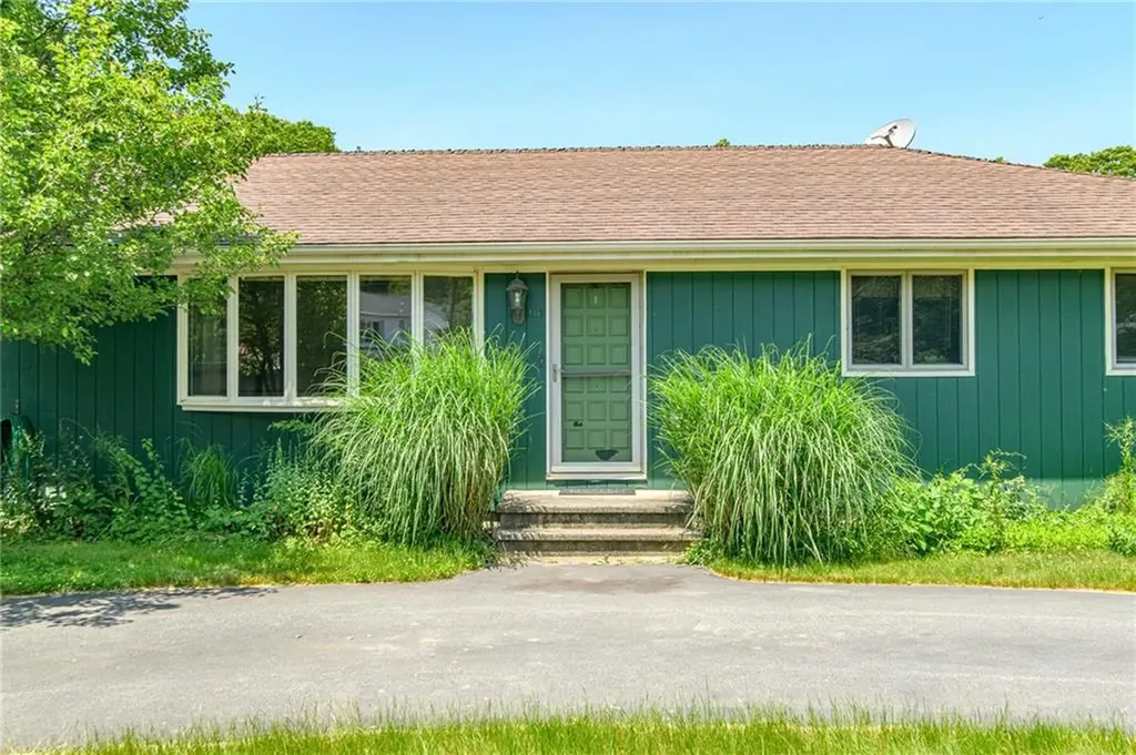 110 Leger Lane Tiverton RI 02878
