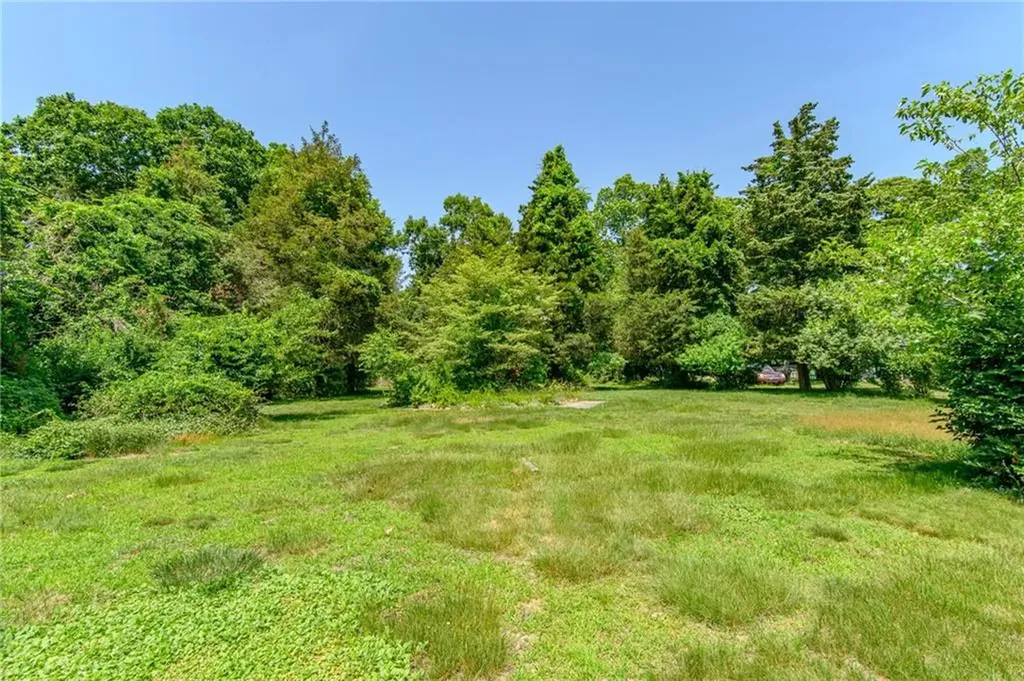 110 Leger Lane Tiverton RI 02878