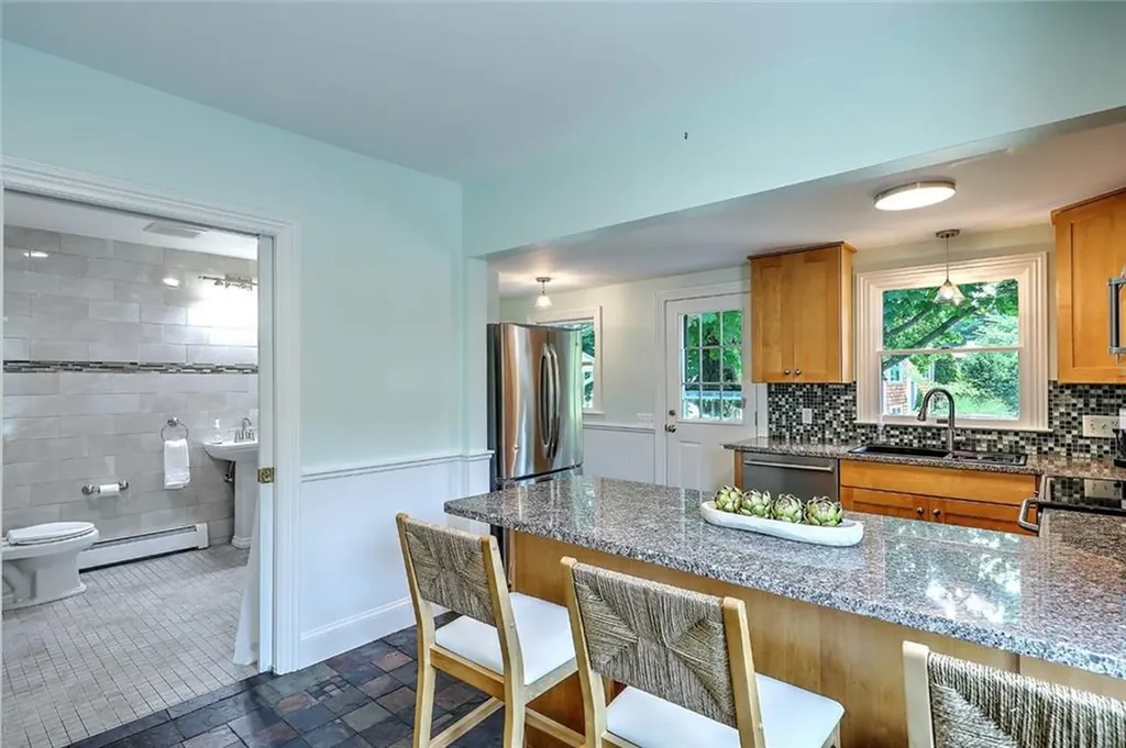 42 Chapel Road Barrington RI 02806