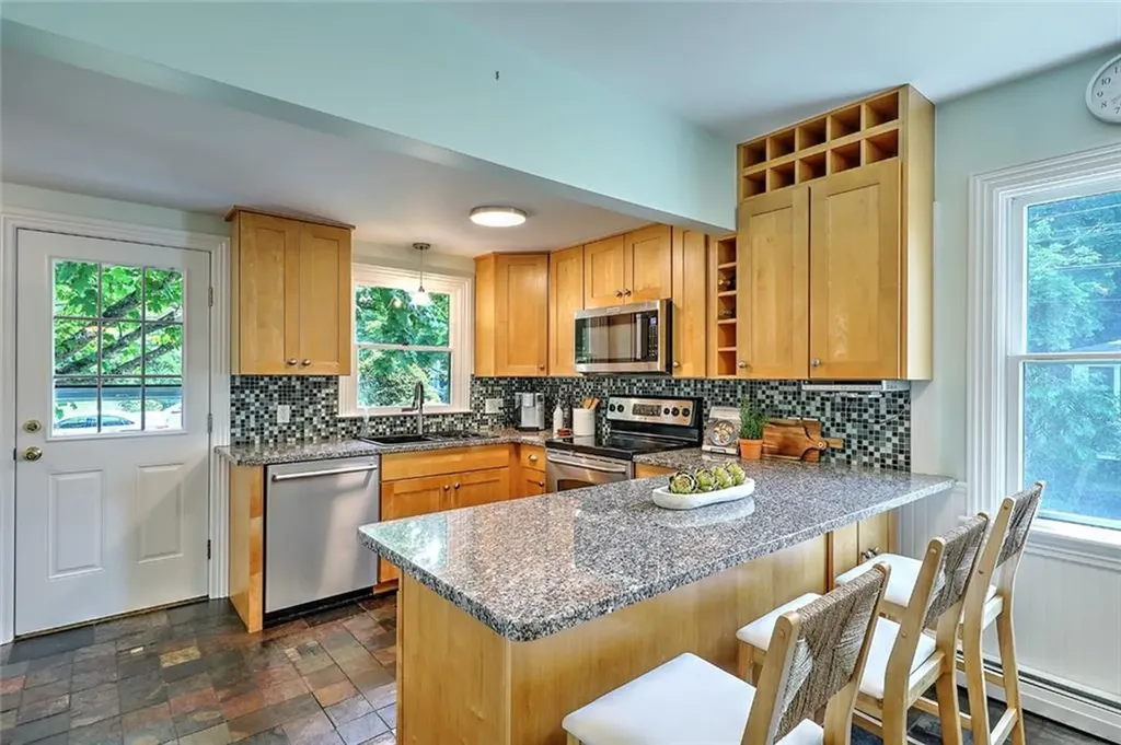 42 Chapel Road Barrington RI 02806