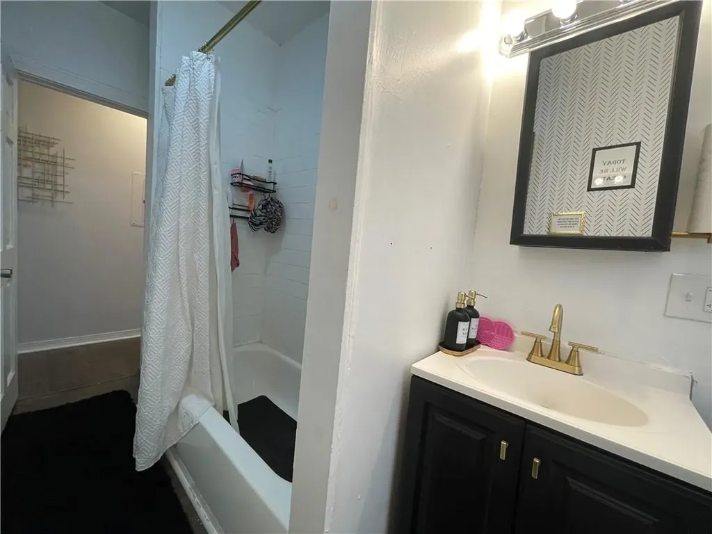 40 42 Norwich Avenue Providence RI 02905