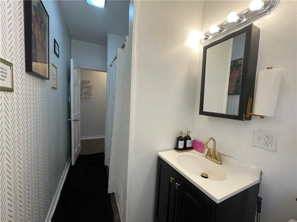 40 42 Norwich Avenue Providence RI 02905