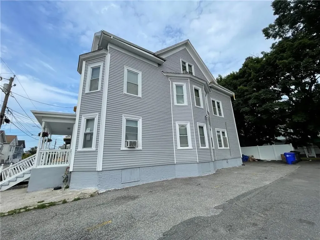 40 42 Norwich Avenue Providence RI 02905