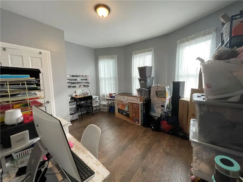 40 42 Norwich Avenue Providence RI 02905