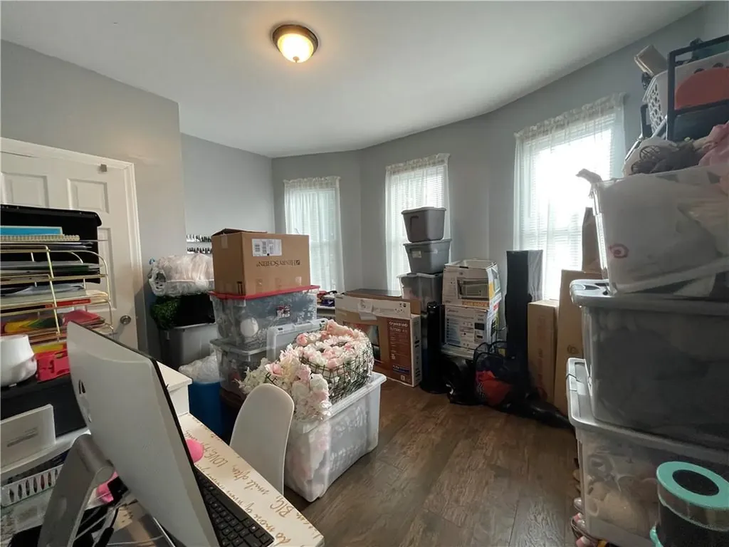 40 42 Norwich Avenue Providence RI 02905