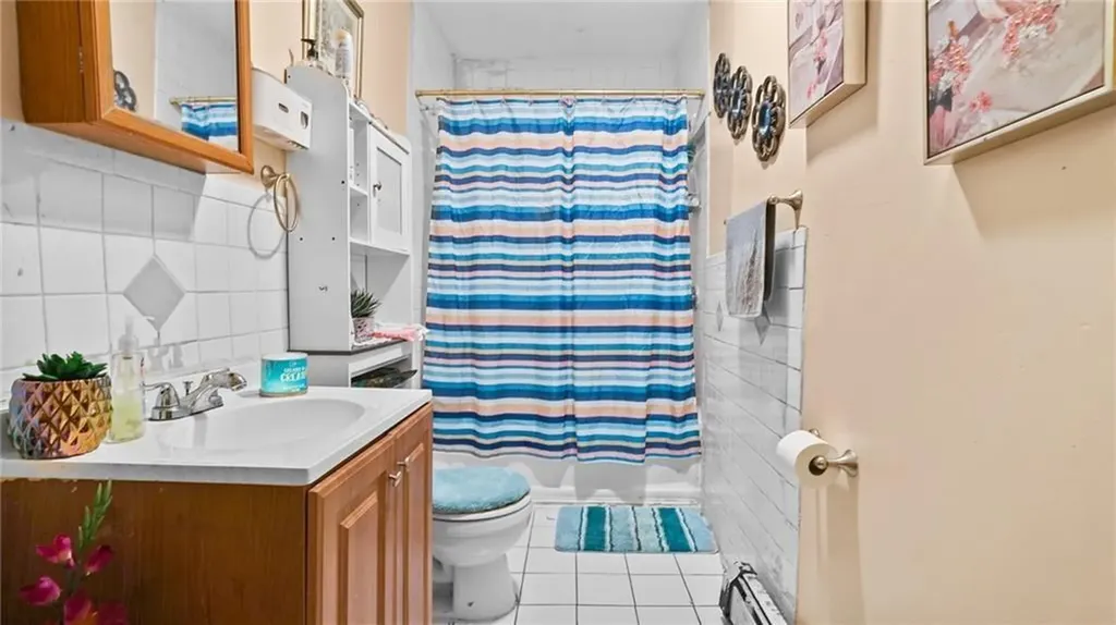 40 42 Norwich Avenue Providence RI 02905