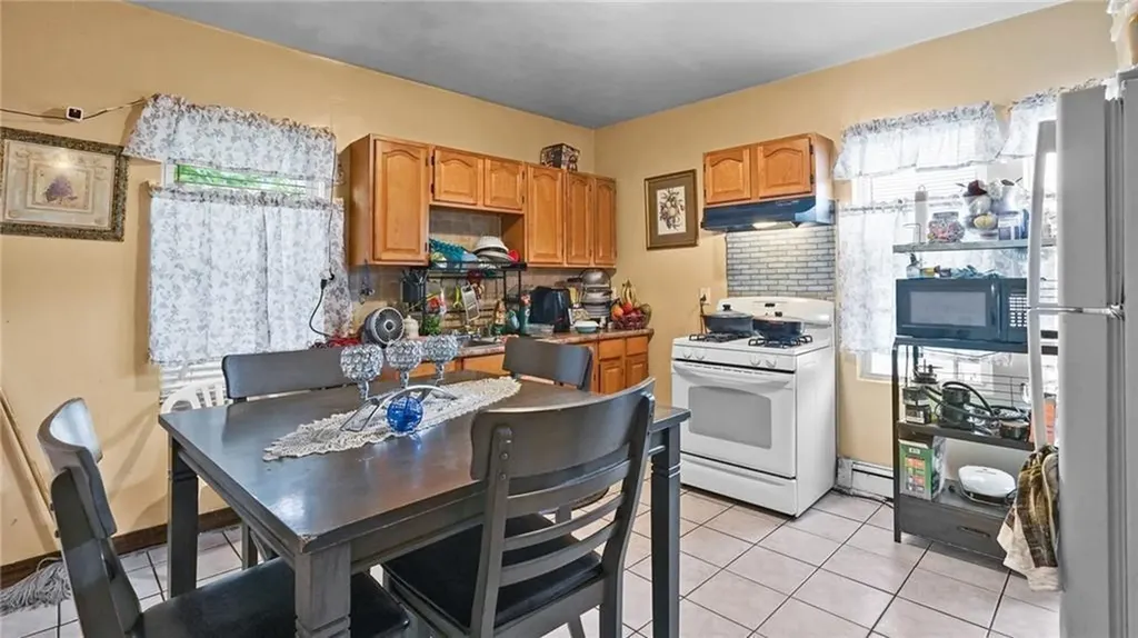 40 42 Norwich Avenue Providence RI 02905