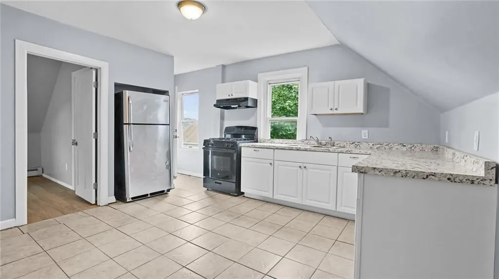 40 42 Norwich Avenue Providence RI 02905