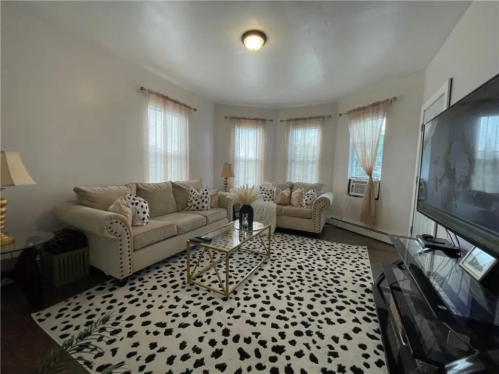 40 42 Norwich Avenue Providence RI 02905