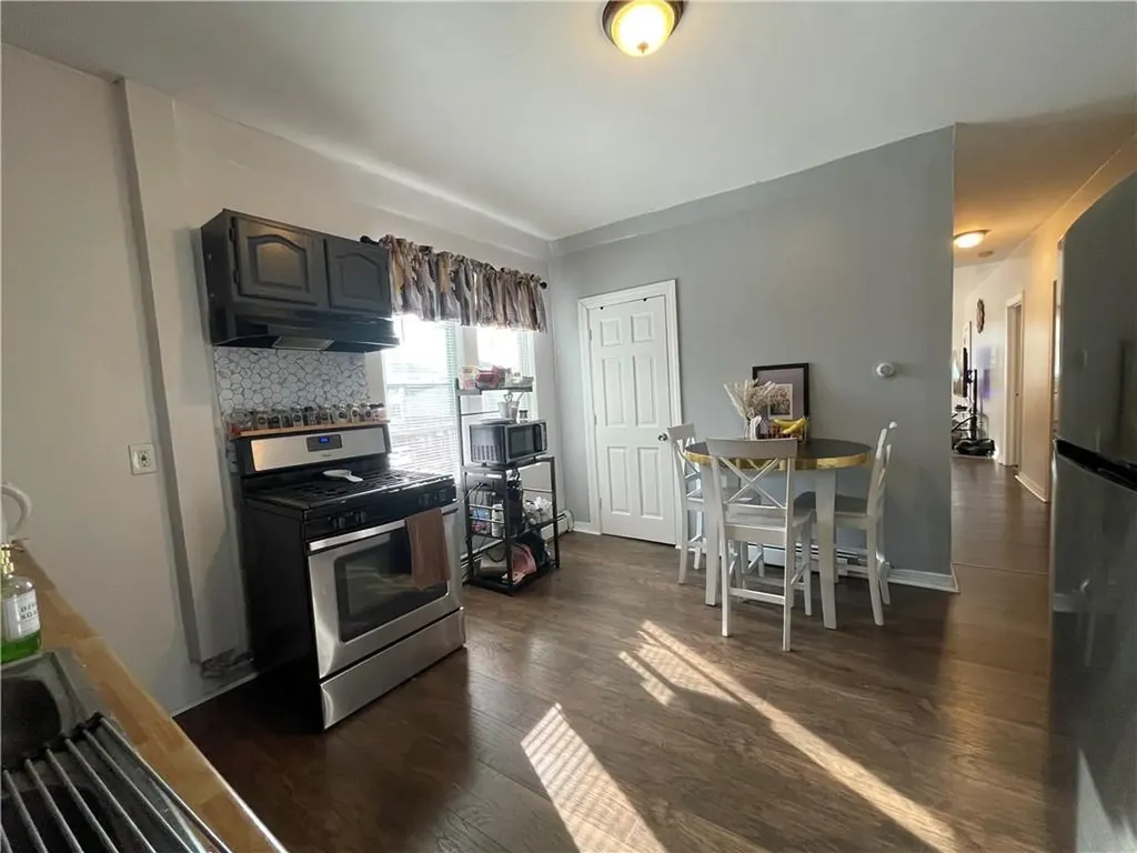 40 42 Norwich Avenue Providence RI 02905