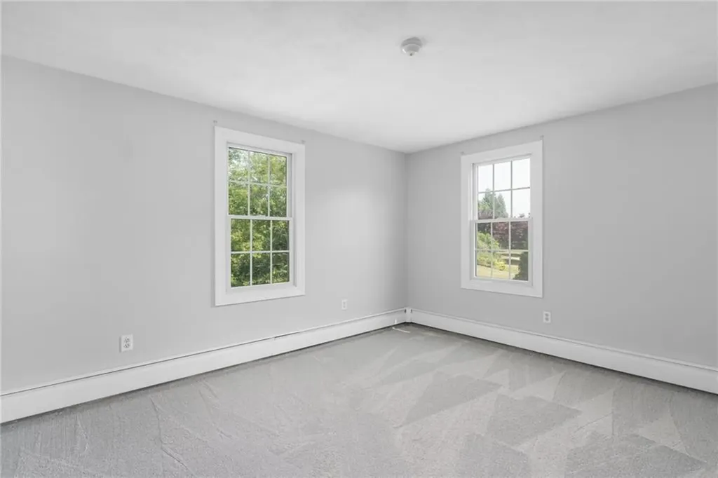 11 Peaceful Way Tiverton RI 02878