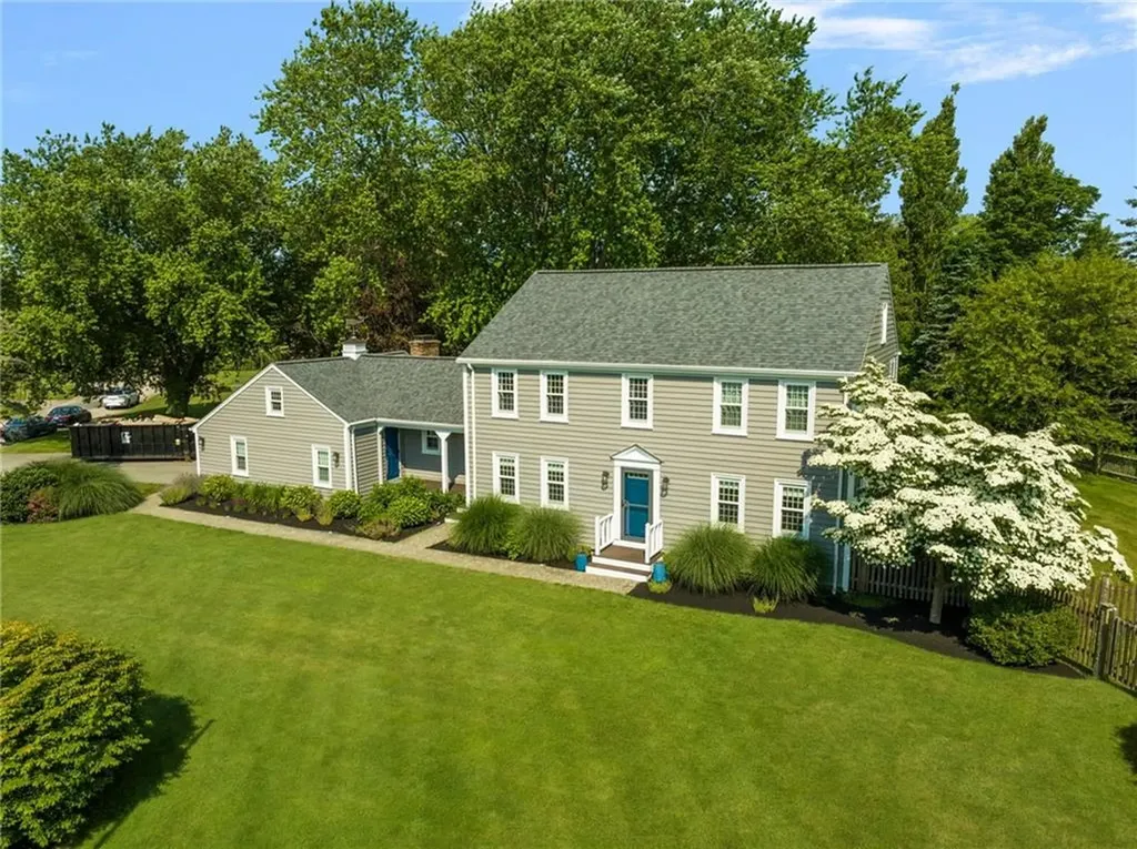 11 Peaceful Way Tiverton RI 02878