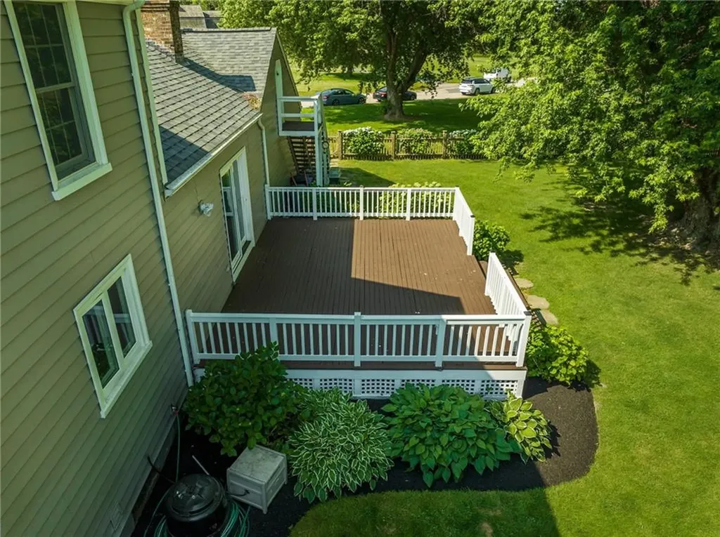 11 Peaceful Way Tiverton RI 02878