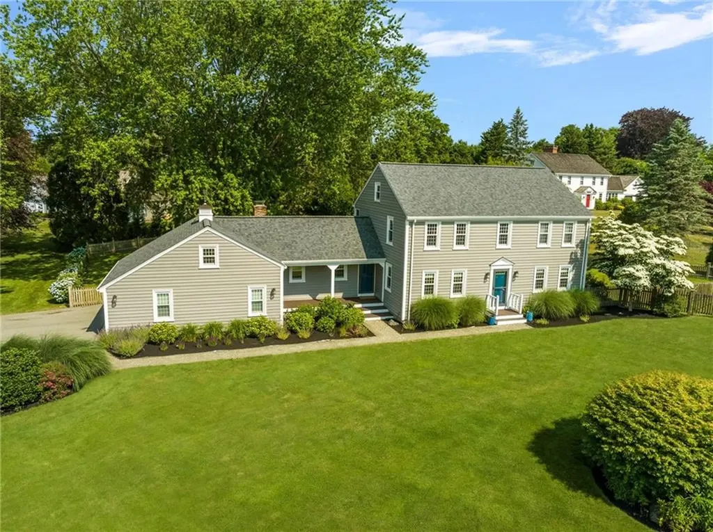 11 Peaceful Way Tiverton RI 02878