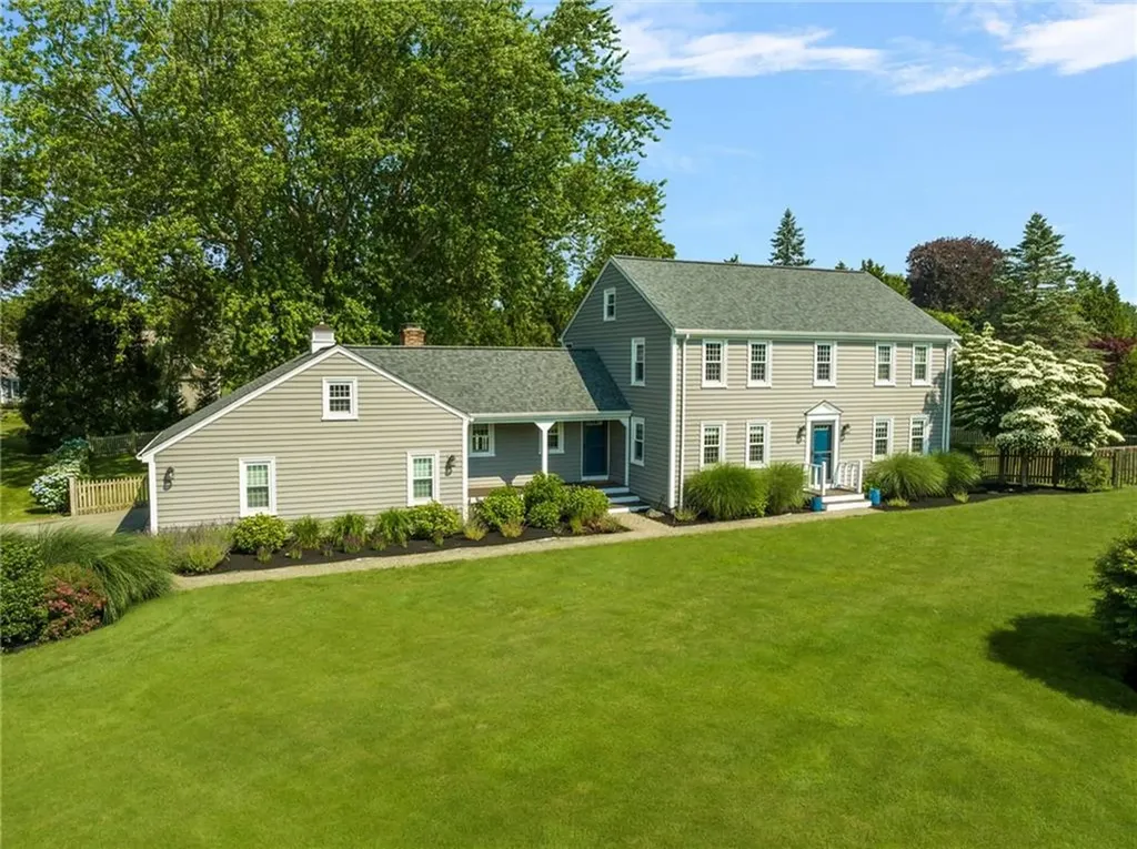 11 Peaceful Way Tiverton RI 02878