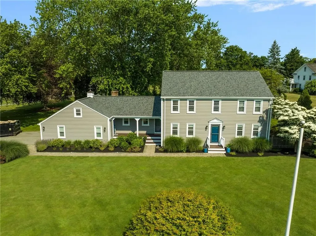 11 Peaceful Way Tiverton RI 02878