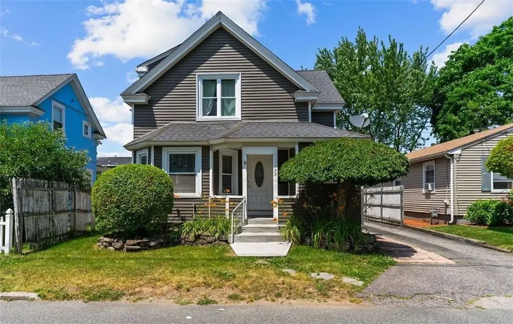 132 Columbine Avenue Pawtucket RI 02861