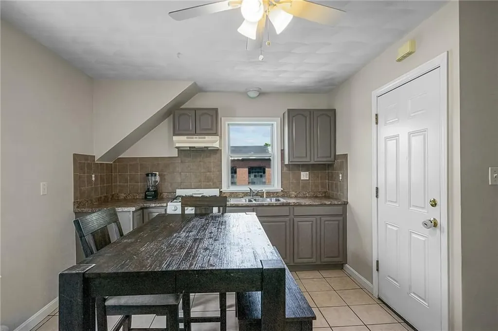 132 Columbine Avenue Pawtucket RI 02861