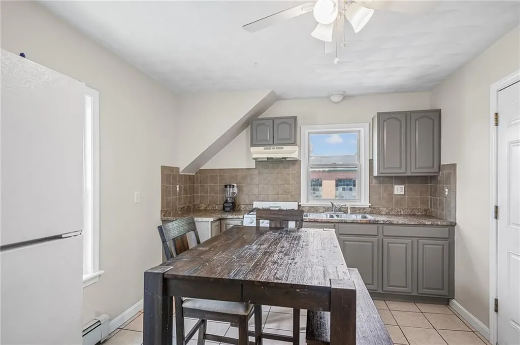 132 Columbine Avenue Pawtucket RI 02861