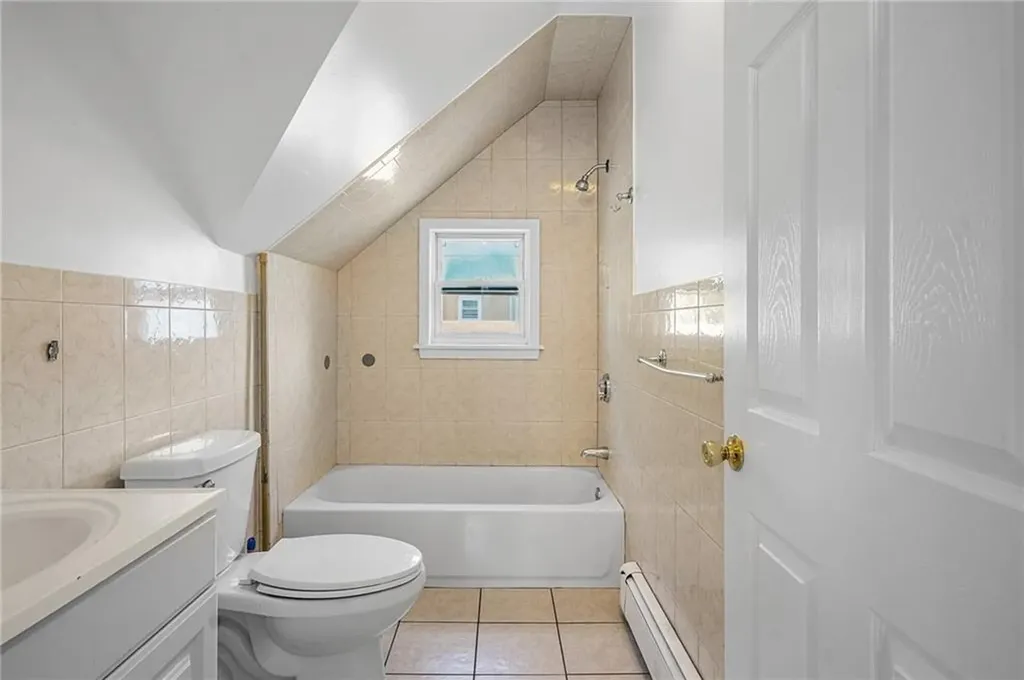 132 Columbine Avenue Pawtucket RI 02861