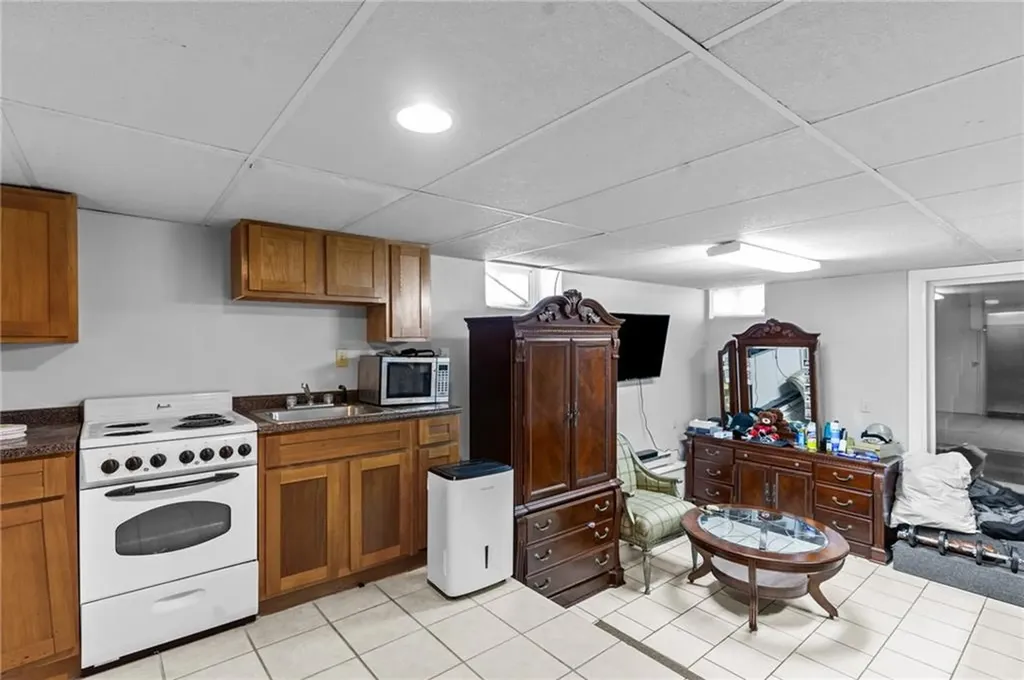 132 Columbine Avenue Pawtucket RI 02861
