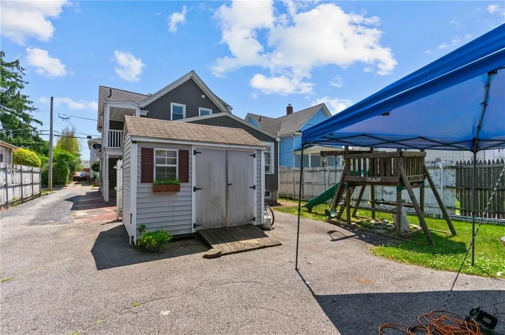 132 Columbine Avenue Pawtucket RI 02861