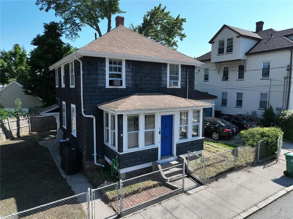 21 Avenue B Woonsocket RI 02895