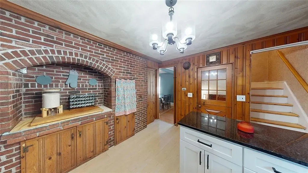 21 Avenue B Woonsocket RI 02895