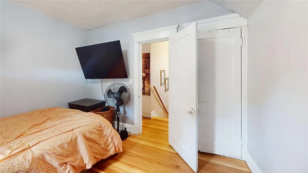 21 Avenue B Woonsocket RI 02895