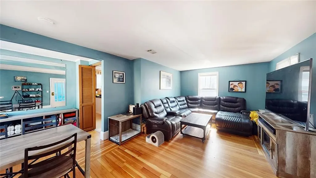 21 Avenue B Woonsocket RI 02895
